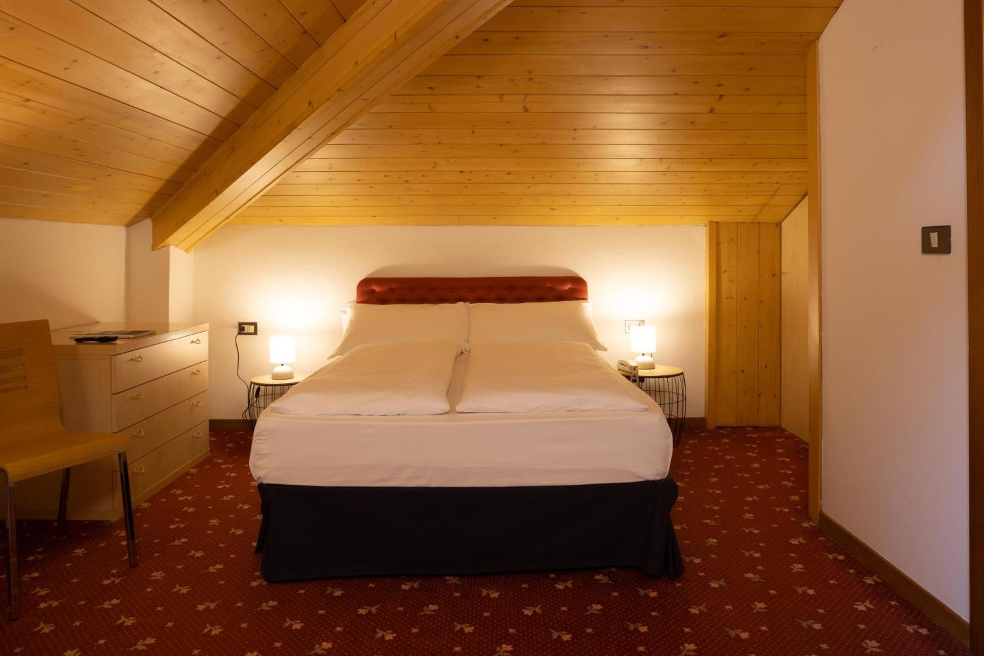 Lido Hotel 3*